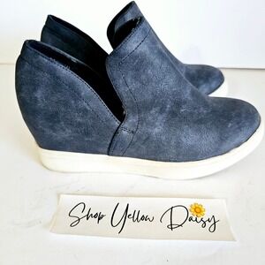 Journeys Collection Womens Cardi Cut Out Platform Wedge Sneakers Sz 8.5  Sh430.2